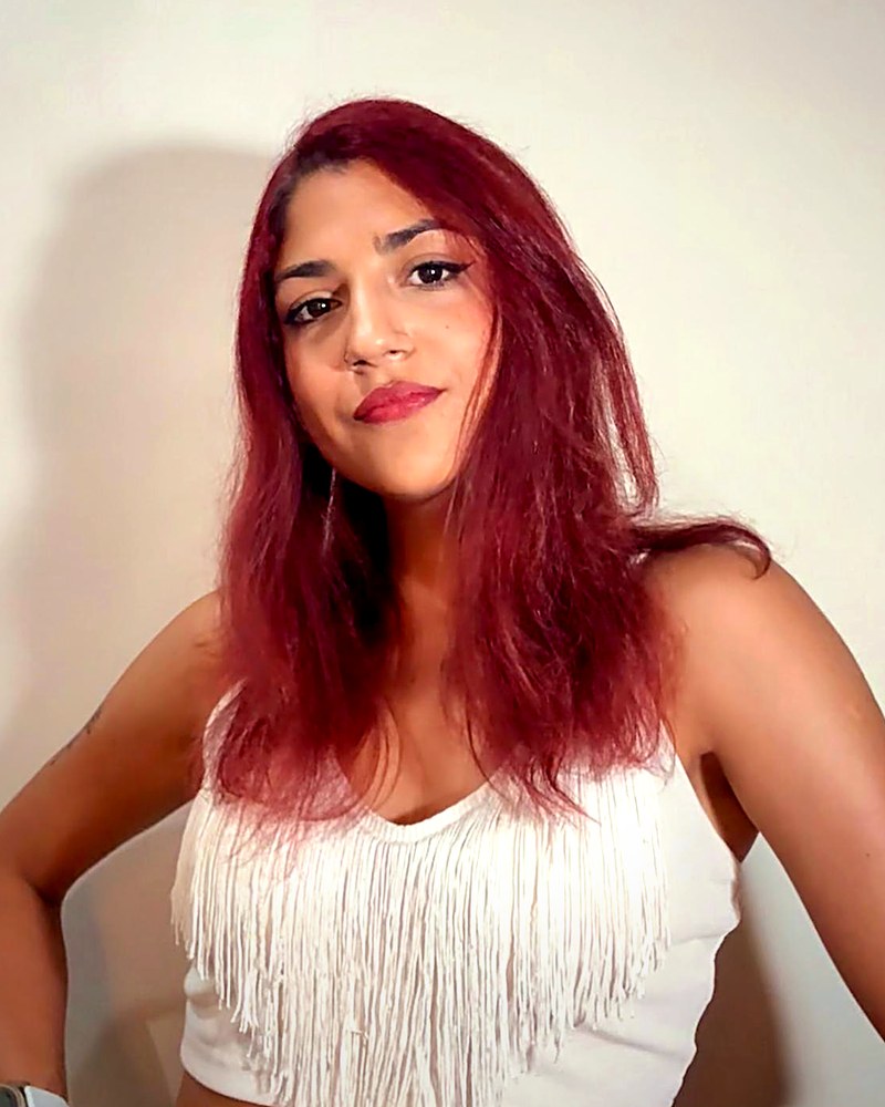 Melina Nicola, mentora de YouTube Faceless